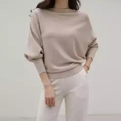 모놀로그 가오리 소매 니트