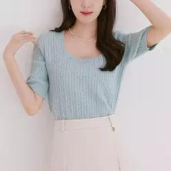 [로엠] 스퀘어넥 반팔케이블 풀오버 (RMKAE23RTD-O)