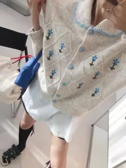 블루 꽃자수 루즈핏 가을 카라 긴팔 니트가디건 (2color)