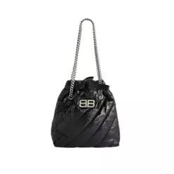 BB 로고 퀼티드 크러쉬 카프레더 스몰 체인 숄더백 블랙 742942 210J0 1000