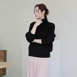 [르포엠]울100 케이트 슬릿 터틀넥 풀오버