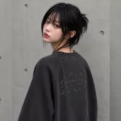 보네르 퍼피 피그먼트 레글런 맨투맨 스모크블랙