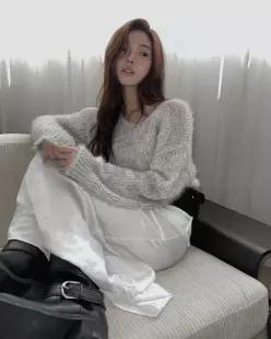 [모어렌] 레시드 딥유넥 퍼 니트