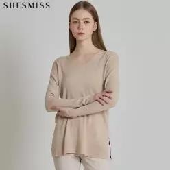 [쉬즈미스(SHESMISS)] 브이넥 베이직 니트 탑 (택가격:138000원)
