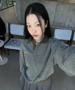 코드그라피 CODEGRAPHY 우먼 스트라이프 카라 맨투맨 올리브