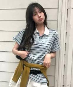 코드그라피 CODEGRAPHY 우먼 오버핏 스트라이프 반소매 카라 티셔츠-스카이 블루