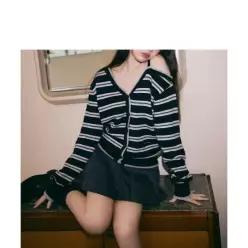 ROLAROLA [장원영 PICK]ONE OFF SHOULDER STRIPE WOOL BLENDED CARDIGAN BLACK