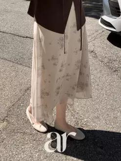 (국내제작) (살랑이는핏/은은한플라워) 로에나 브러시 플라워 쉬폰 뒷밴딩 머메이드 미디 롱 가을스커트 sk7925