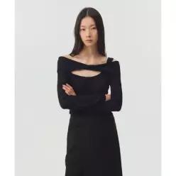 룩캐스트 LOOKAST 울 오프숄더 트위스트 롱슬리브리스 티셔츠 WOOL OFF SHOULDER TWIST LONG SLEEVE T-SHIR