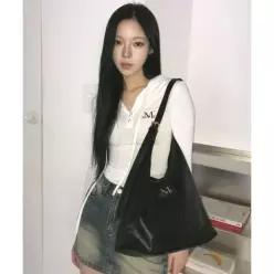 MUCENT [파우치 증정] 크레센트 레더 숄더백 남녀공용