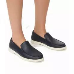 26SS Logodetail moccasins in tumbled leather 50536173 402 로고 디테일 텀블 가죽 모카신