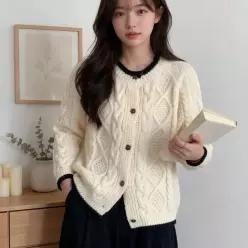 [하프클럽/]라운드넥 꽈배기 가디건 단추 오픈형 니트 상의 환절기 데이트