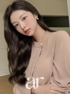 (국내제작)마르엘 진주 버튼 주름포인트 가을블라우스 bs4253