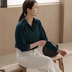 [에데르] 비앤트 브이 반오픈 카라 블라우스