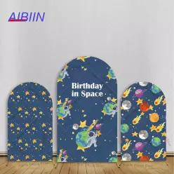 우주 생일 파티 배경 커버 우주비행사 별 유성 어두운 먼지빛 파란색 케이크 장식