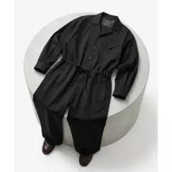 CAMPHORWOOD 오픈 칼라 벨트 롱 슬리브 점프 수트_블랙