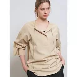 [매장정품] GENERAL IDEA WOMAN 슬릿 넥 케이프 블라우스 [BEIGE] / GF1LBL509