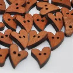 50PCs 심장 모양의 나무 바느질 단추 Scrapbooking DIY 갈색 공예 액세서리 WB140에 대 한 2 구멍