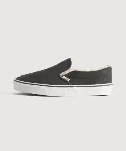 매장정품  VANS VN000BVZEMV1 클래식 슬립온 코지 허그 페이디드 블랙 1 가벼운신