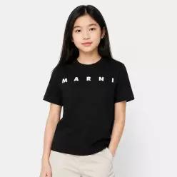 마르니 성인착용가능 KIDS 블랙 로고 티셔츠 M01601 M00RF 0M900