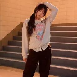 써스데이아일랜드 KiiiKiii 원포인트 아트웍 스웻셔츠 T266MST131W 1215025