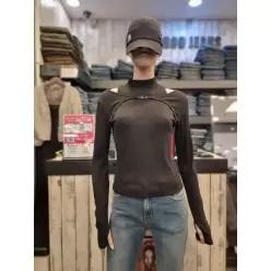 버커루 여성 숄더 컷아웃 체인장식 티셔츠 19 B245TS600P