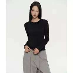 무신사 스탠다드 우먼즈 슬림 크루 넥 긴소매 티셔츠 블랙