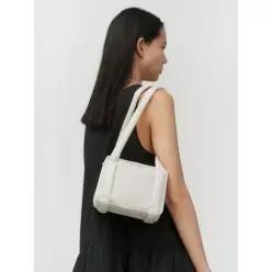 AMOMENTO PADDED 3-LAYER BAG_LIGHT BEIGE