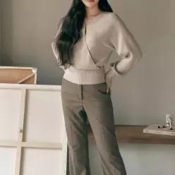 르포엠 최초가 69,000원벨루아 랩 니트 블라우스 474202