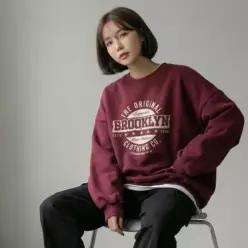 [라일리여성의류] Rly 오버핏 기모 맨투맨 브루클린 레터링