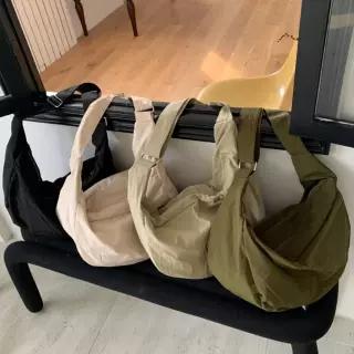 빅사이즈 보부상 크로스백 반달 해외 여행 가벼운 학생 크로와상 가방