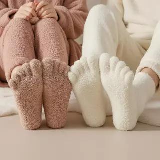 남녀공용 극세사 발가락 수면양말 겨울 보온 장목 수족냉증 임산부 털 양말 1켤레