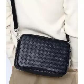 BOTTEGA VENETA 26FW 미디엄 인트레치아토 카메라 백 755925 V2HL1 8803 4188170