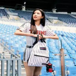 잔스포츠 X LG TWINS 드로우색 STRIPE JSPU262MBBP002MT000