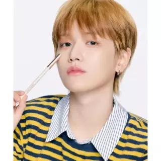HEART PERCENT 도트 온 무드 젤 아이라이너 펜슬