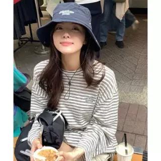 썸웨어버터 SOMEWHEREBUTTER Nylon Wave Logo Safari Hat - Navy