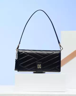 ACC 블랙 칼라일 패턴 골드 DD 다기종 폰케이스 DCHO5F410 LE1219470004