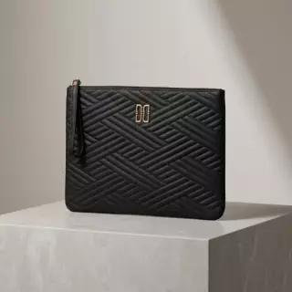 DAKS WOMENS ACCESSORIES [CARLISLE] 블랙 칼라일 가죽 미디움 클러치 DCBA4F368BK