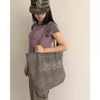 에이이에이이 AEAE BREEZE TOTE BAG [LEOPARD GREY] AE46SWBG005LEG 502158