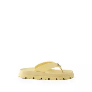 프라다 enameled triangle sandals 10724955291912 TP722649720