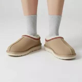 어그 MUST IT_ SAND DARK CHERRY 타스만 1174470