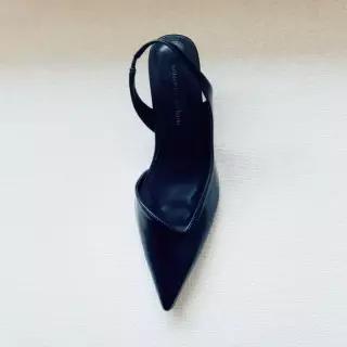코모레비 뮤지엄 정상가 118000원 4Colors 핸드메이드 v컷 레더 슬링백 5cm I KM399 3775689