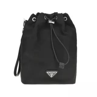프라다 Re Nylon logo plaque pouch 12317326049544 TP725751037