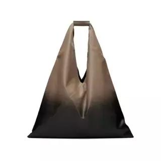 [엠엠식스 메종마르지엘라]Black Taupe Classic Medium Tote 262188M172009