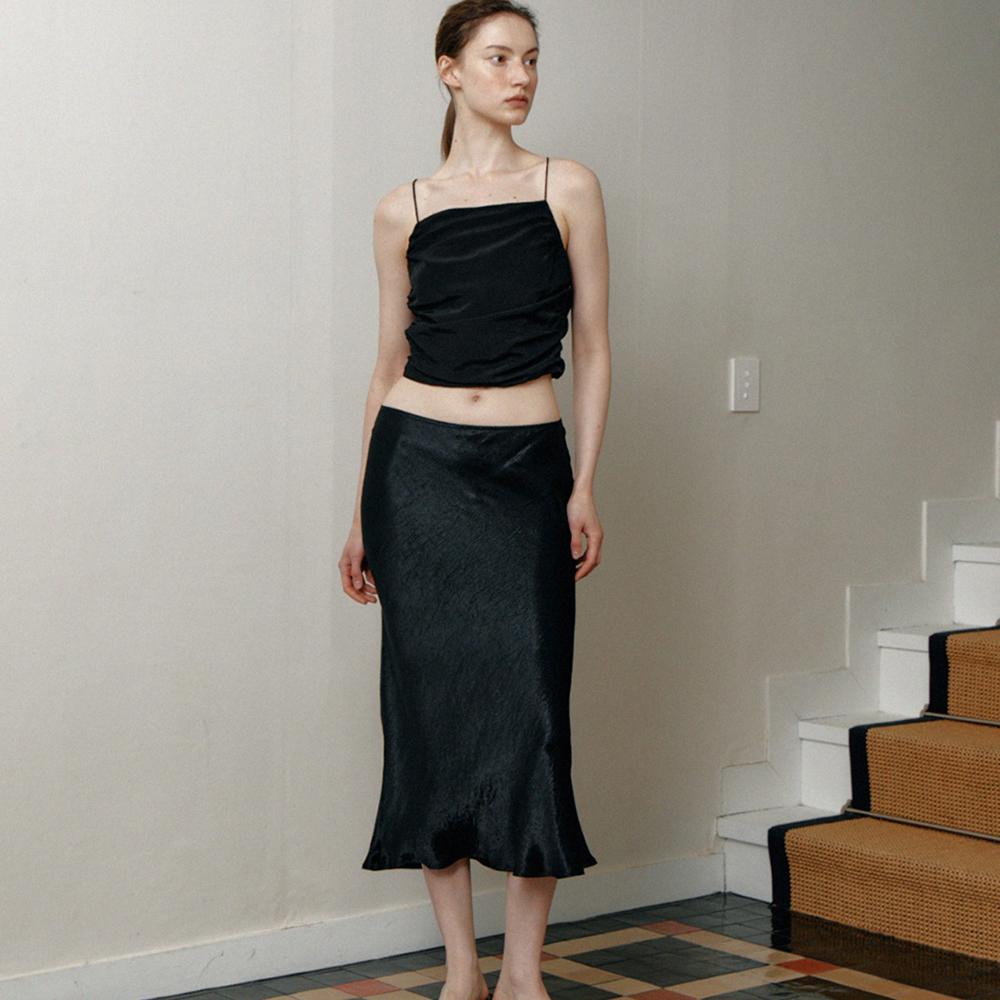 wrinkled satin bias skirt (black)