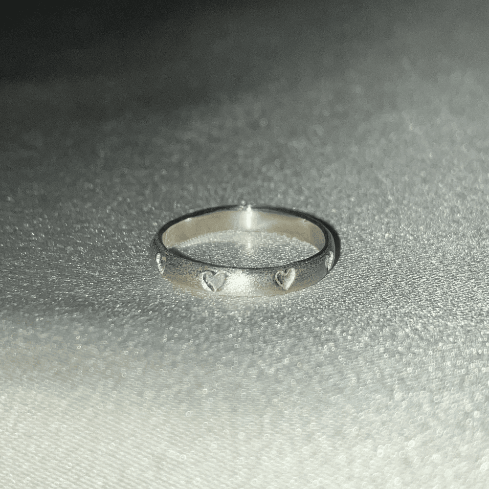 charming patterned heart ring