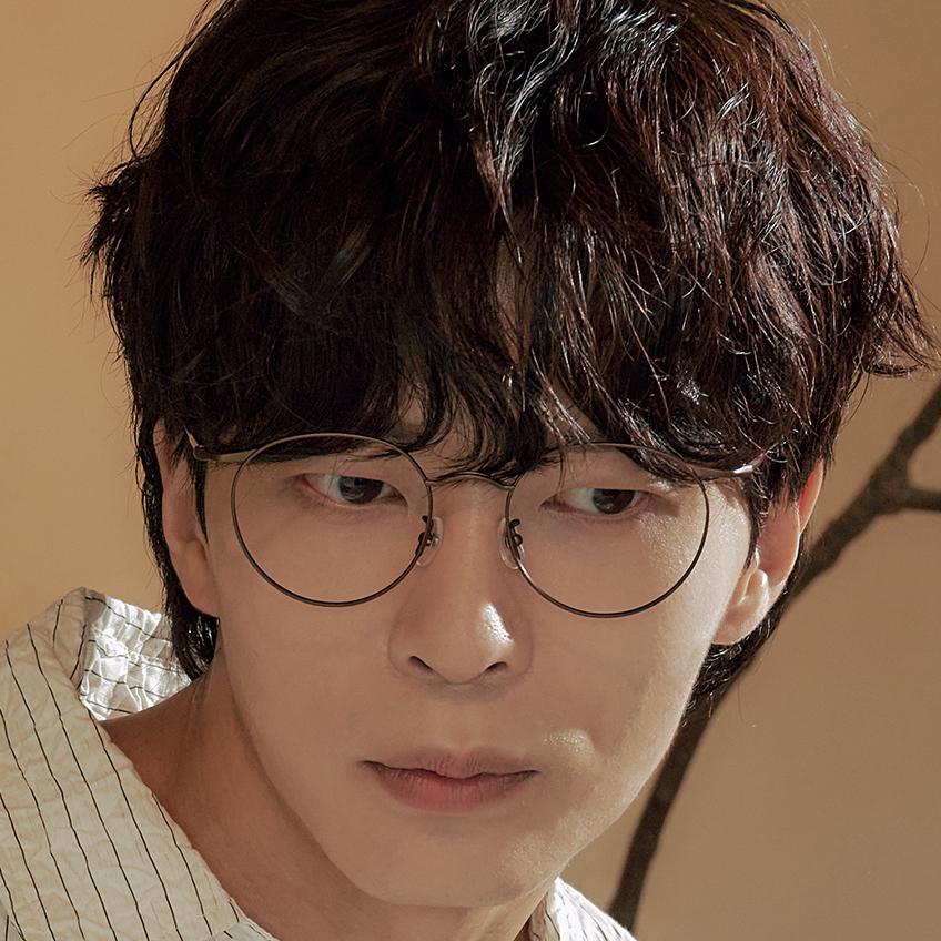[illusionist] 오버사이즈 라운드 티타늄 브라운 안경테 IL8404 1616M