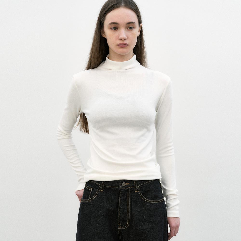 [ESSENTIAL] HIGH NECK SLIM TOP_IVORY