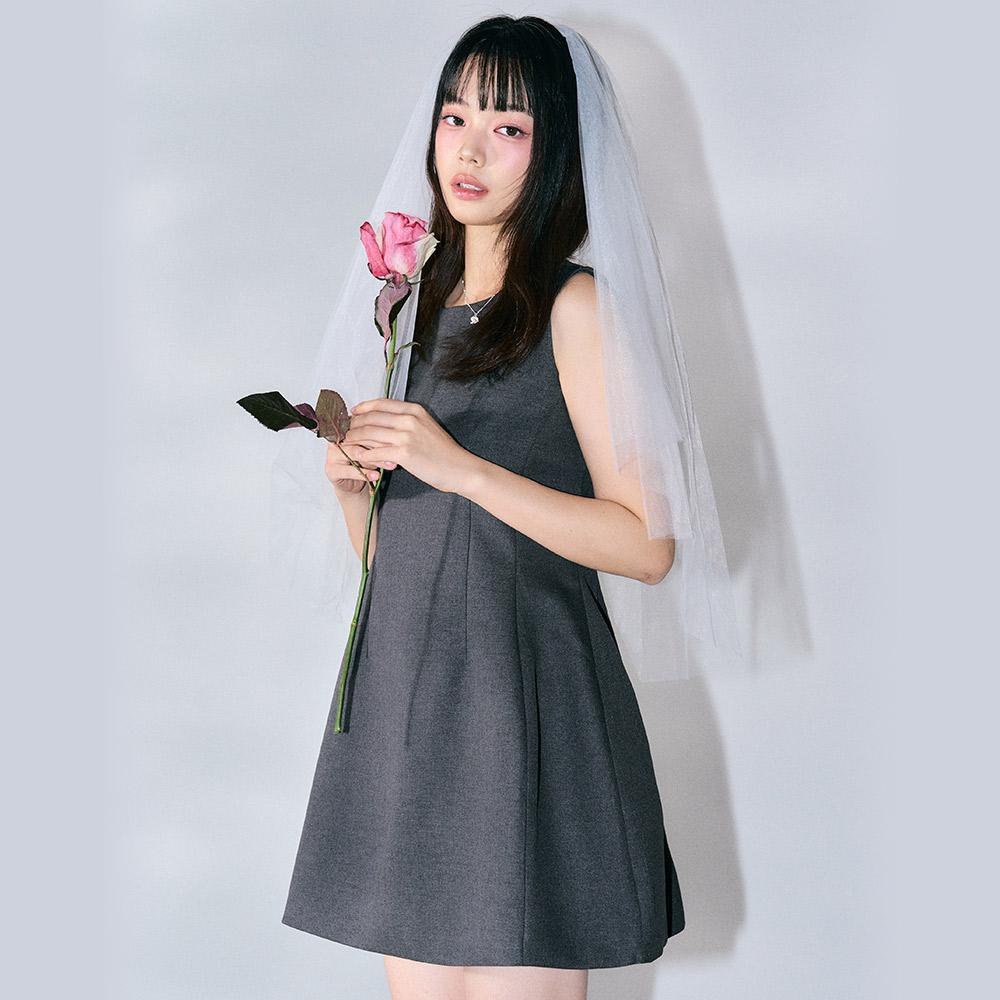 오스카 슬리브리스 미니 원피스 [CHARCOAL]