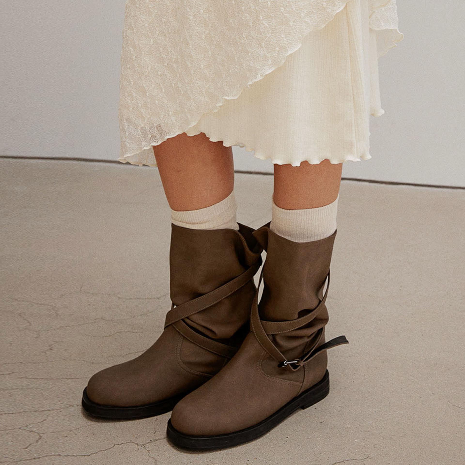 [29CM 단독] CROSS BELT BOOTS[ NUBUCK KAHKI ]